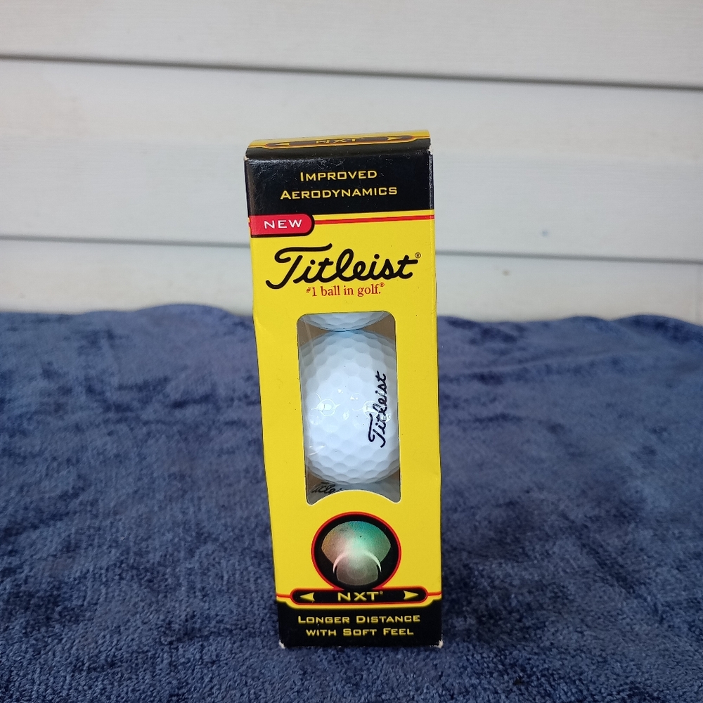 Titleist NXT Distance Soft Feel Low Spin Golf Balls 1 Pack of 3
